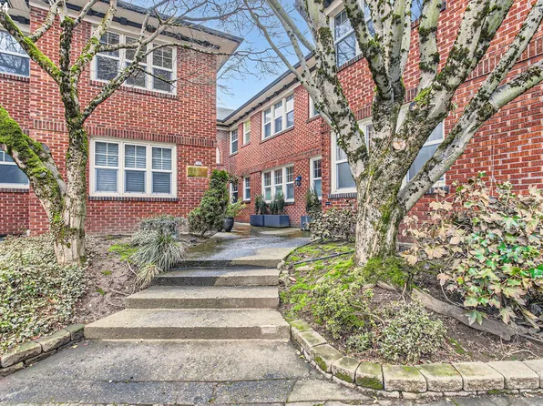 701 NE 28th Ave APT 14, Portland, OR 97232