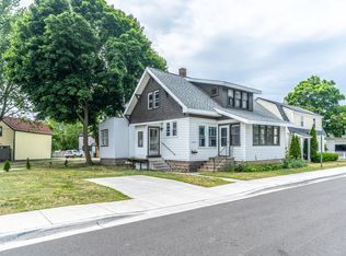 1069 2nd St, Muskegon, MI 49440