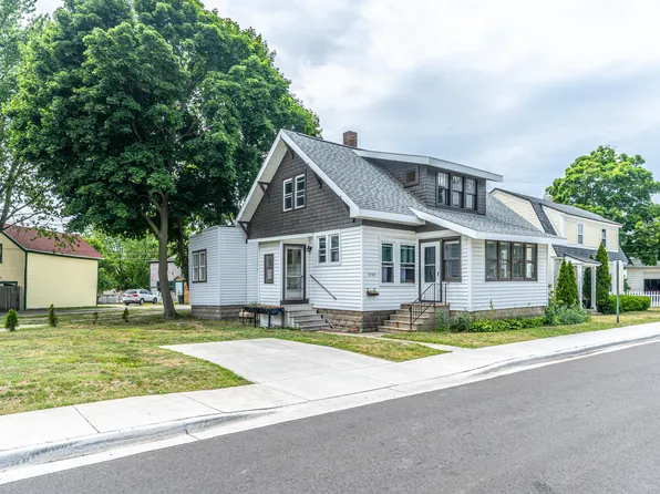 1069 2nd St, Muskegon, MI 49440