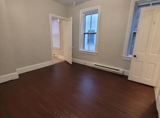 28 N Queen St APT 1, Littlestown, PA 17340