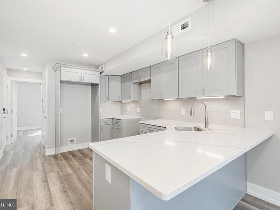 3rd image of 2531 N 2nd St Unit 2
