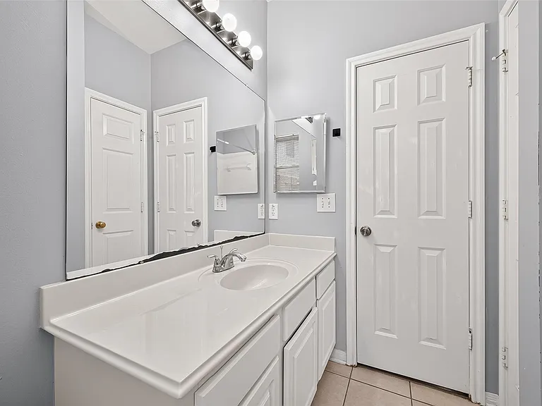 14531 Chestnut Falls Dr — Photo 35