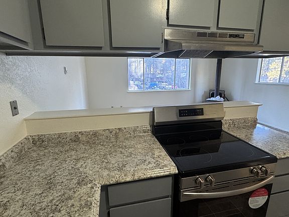 5th image of 1109 Sierra Blvd #1