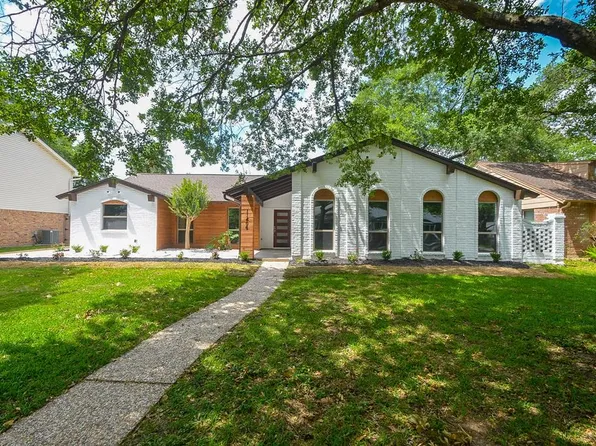 11406 Valley Spring Dr, Houston, TX 77043