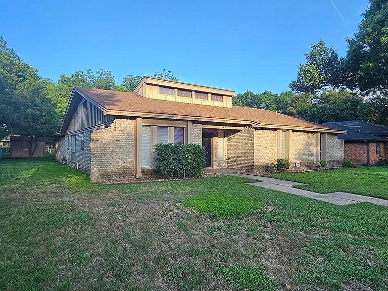 1204 Laurie Ave — Photo 2