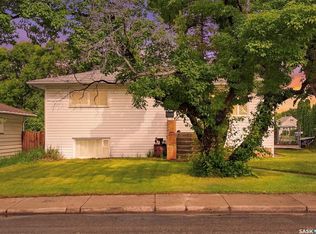 302 U AVENUE N, Saskatoon, SK S7L 3C7