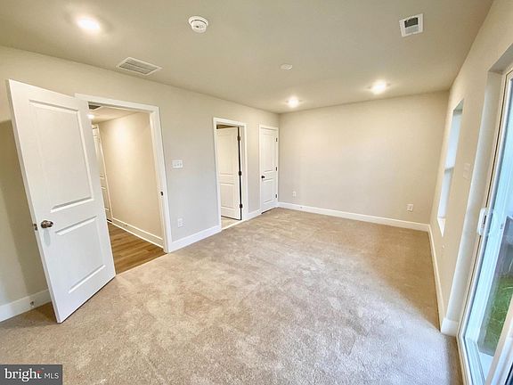 3rd image of 29789 Oakwood Ln