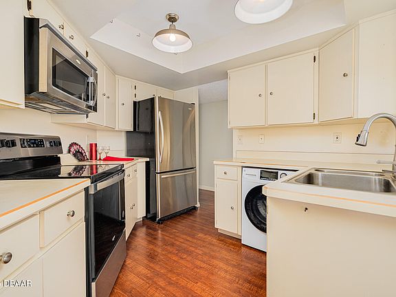 5th image of 1 Oceans West Blvd APT 7B1
