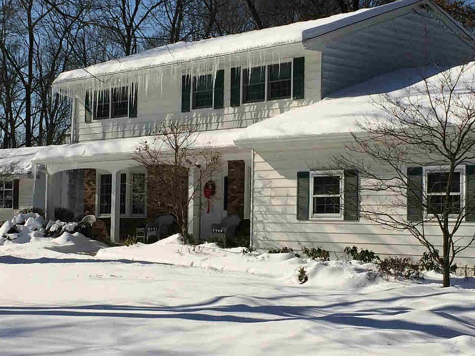 1st image of 21 Julia Dr