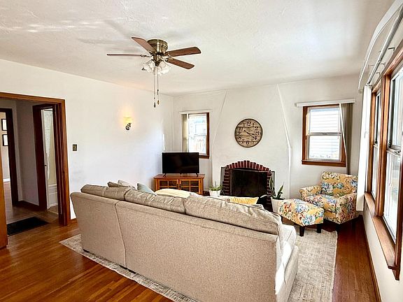 3rd image of 646 F St