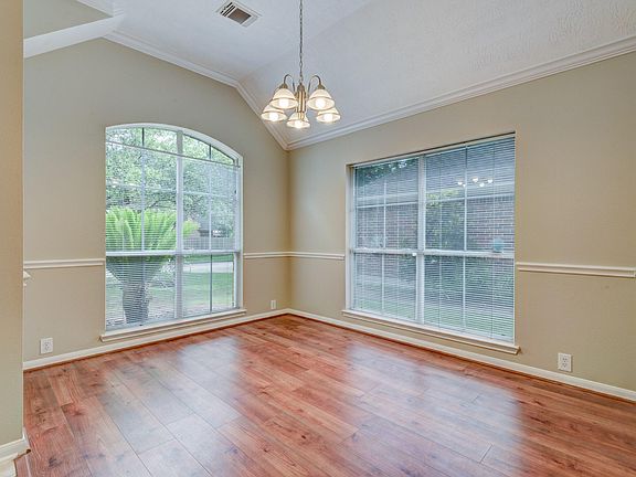 4th image of 1827 Parkview Ln