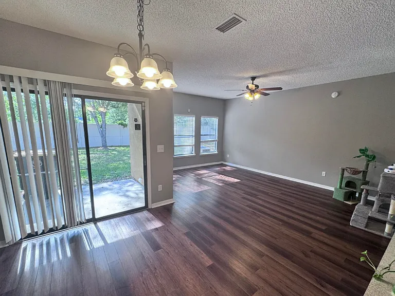 5216 Brighton Park Ln — Photo 6