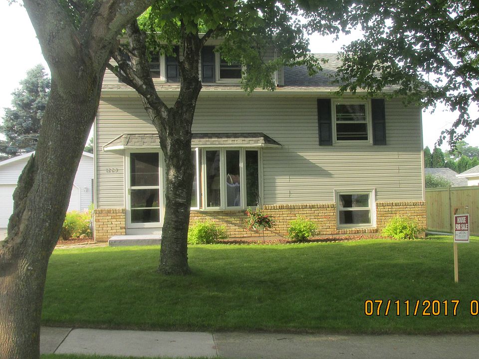 2nd image of 1223 Jackson St