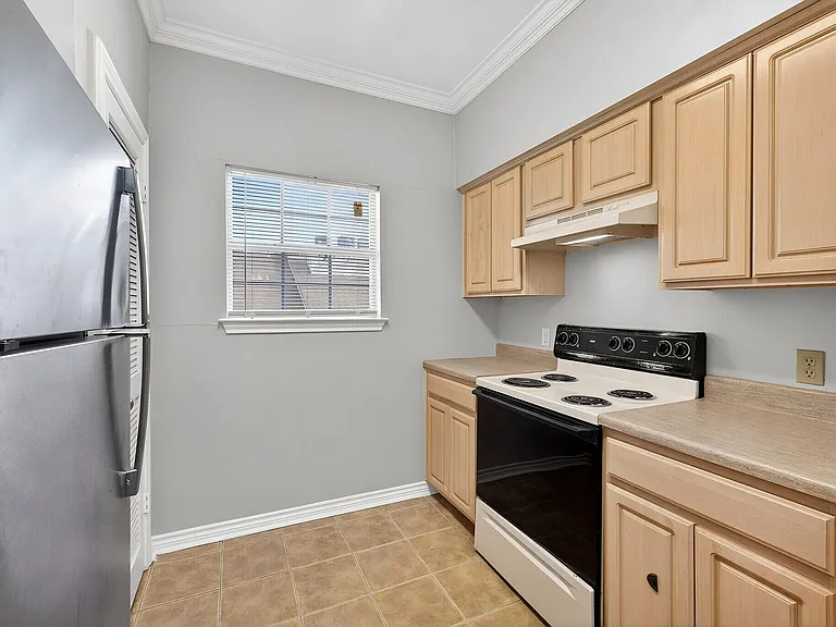 Eastwood Apartments — Photo 12
