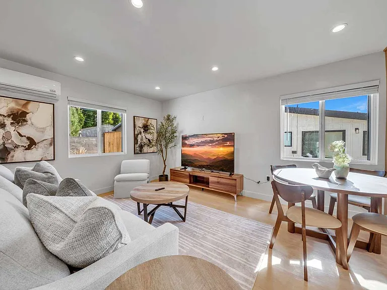 15335 Lemay St — Photo 8