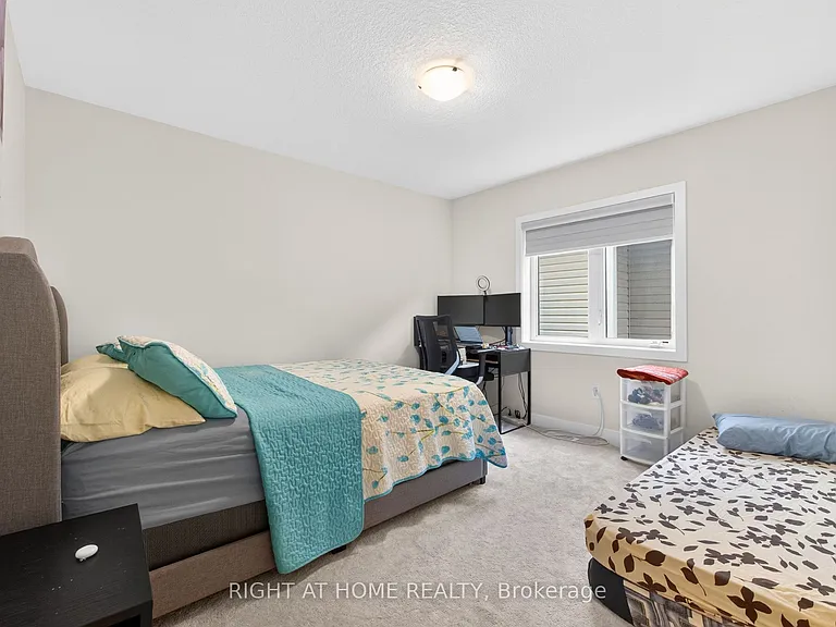 91 Monteith Dr — Photo 17