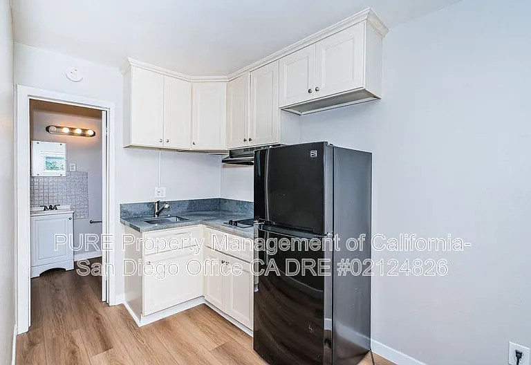 1051.5 Grand Ave — Photo 5