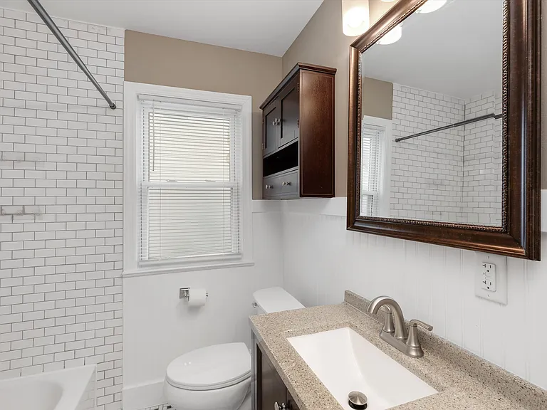 912 N Edison Ave — Photo 10