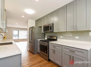 143 Thelin Ct, Wilmette, IL 60091