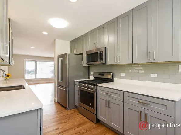 143 Thelin Ct, Wilmette, IL 60091