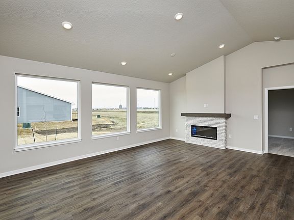 4th image of 510 NW Mosaic Ave