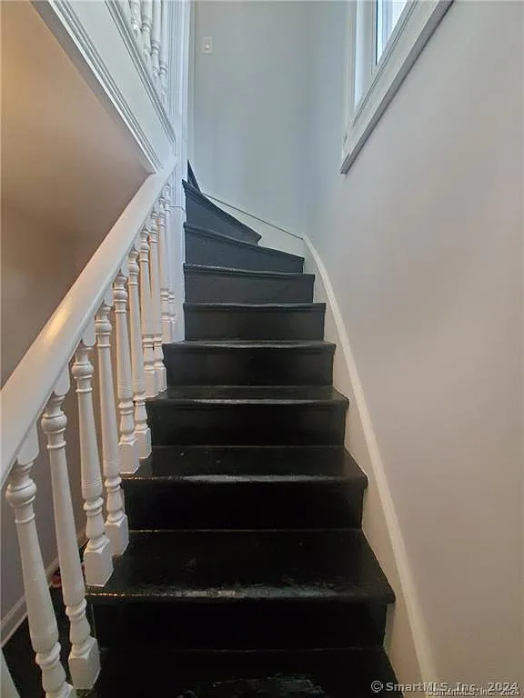 Cozy 1BR to share with In-Unit Laundry and Modern Kitchen — Photo 4