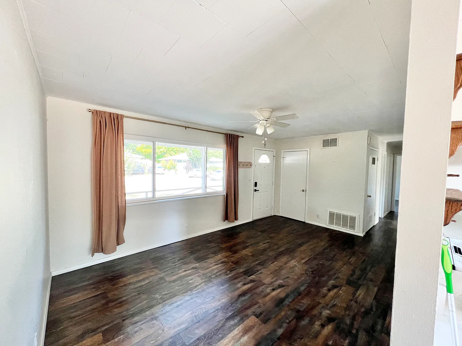 3 bed, 1050 sqft, $1,500 — Photo 3