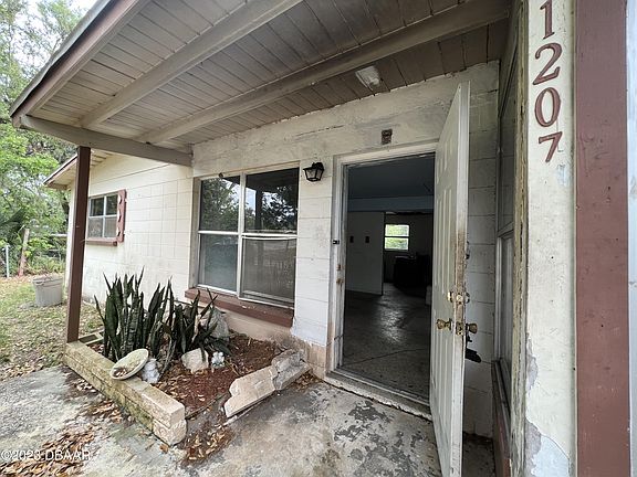 2nd image of 1207 Linda Ln