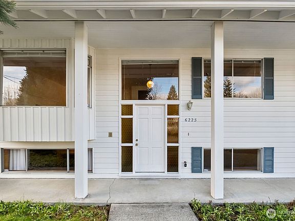 3rd image of 6225 123rd Avenue SE