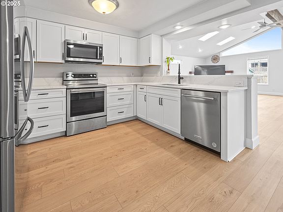 5th image of 4125 Spruce St