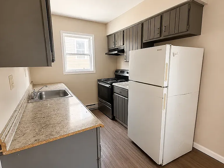 348 S 6th St #2A — Photo 4