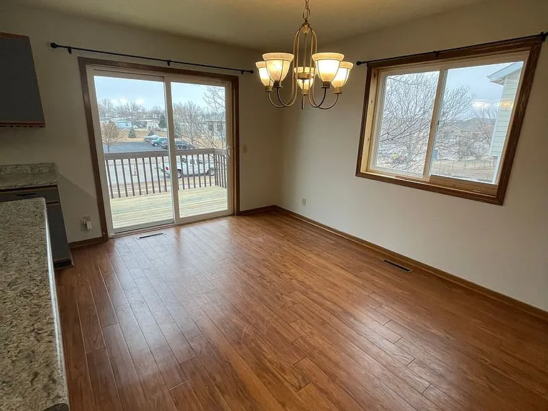 1210 Clover Ridge Ct — Photo 9