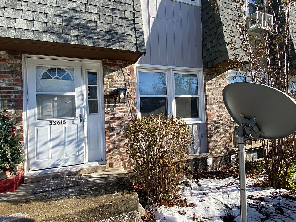 1st image of 33615 N Evergreen Dr