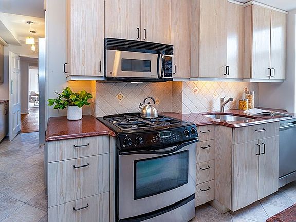 5th image of 163 E 81st St #9A
