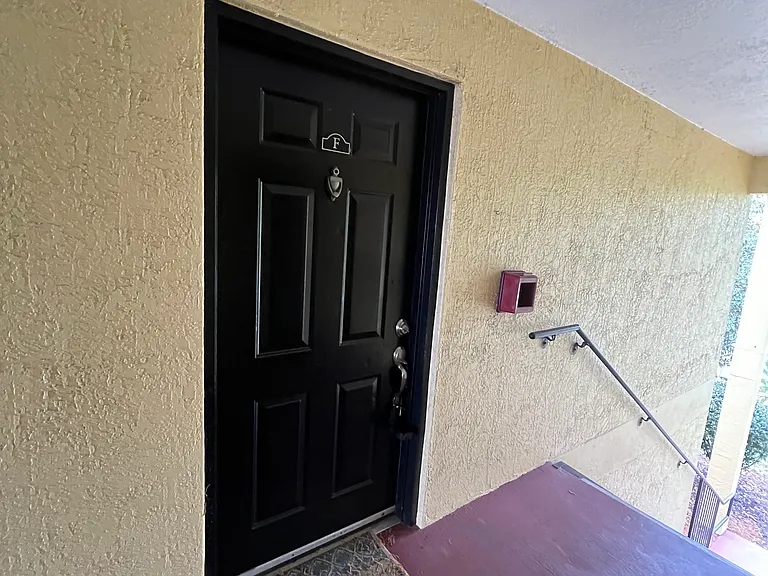 2013 Dixie Belle Dr #F — Photo 1