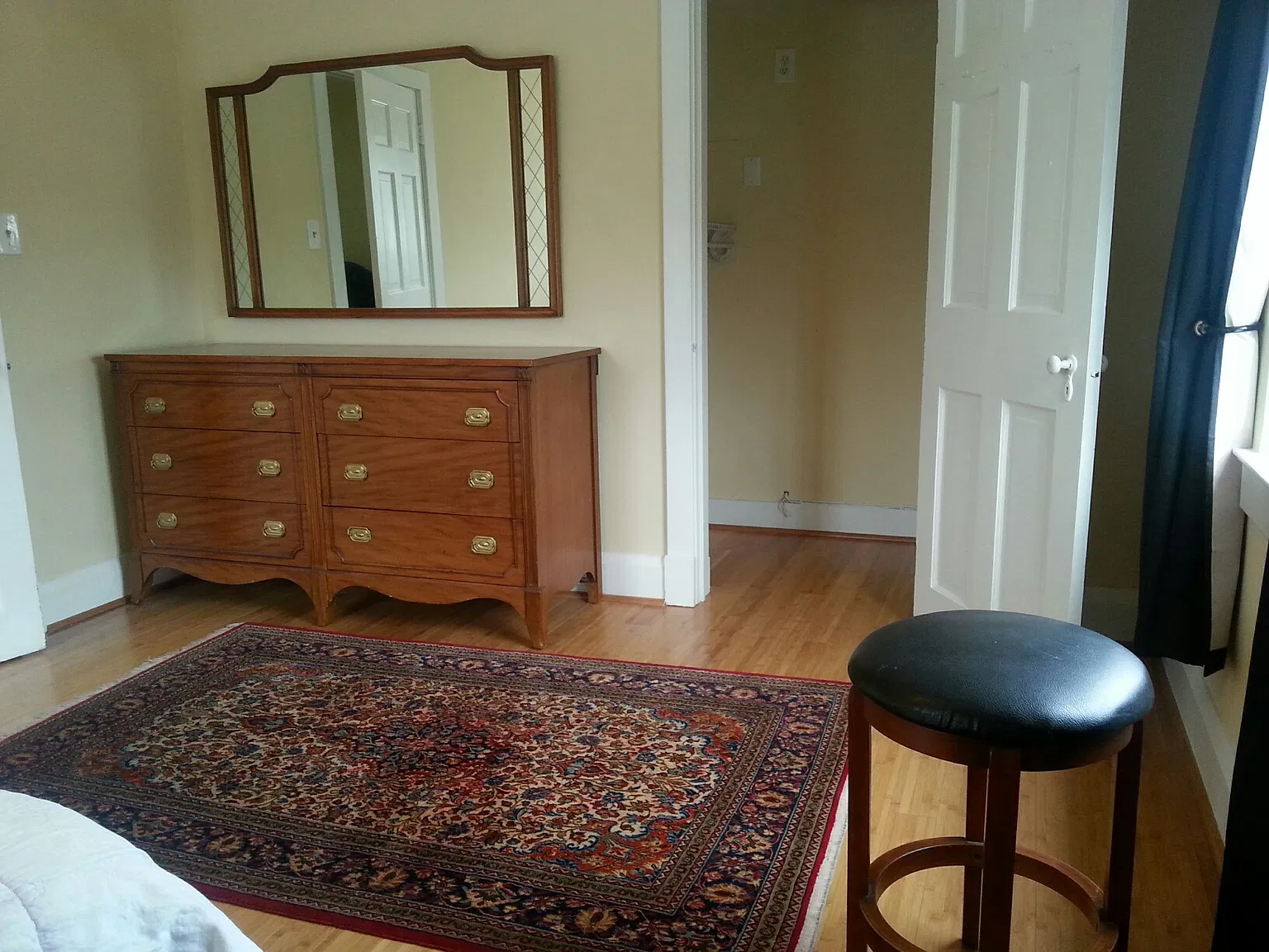 4 bed, 2.5 bath, 1500 sqft, $2,100 — Photo 2