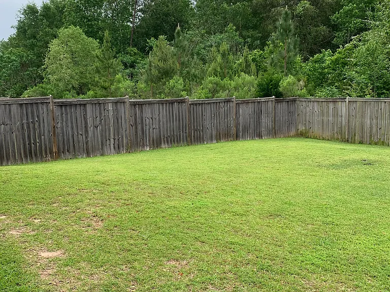 100 Hawthorne Dr — Photo 33
