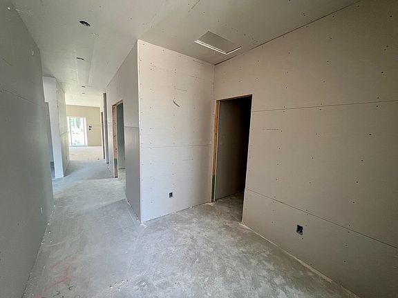 105 Hornbill Drive Interior Image 2