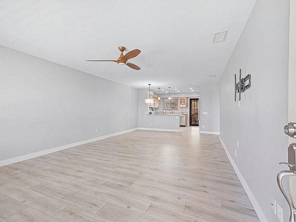 4th image of 4503 Kittiwake Way
