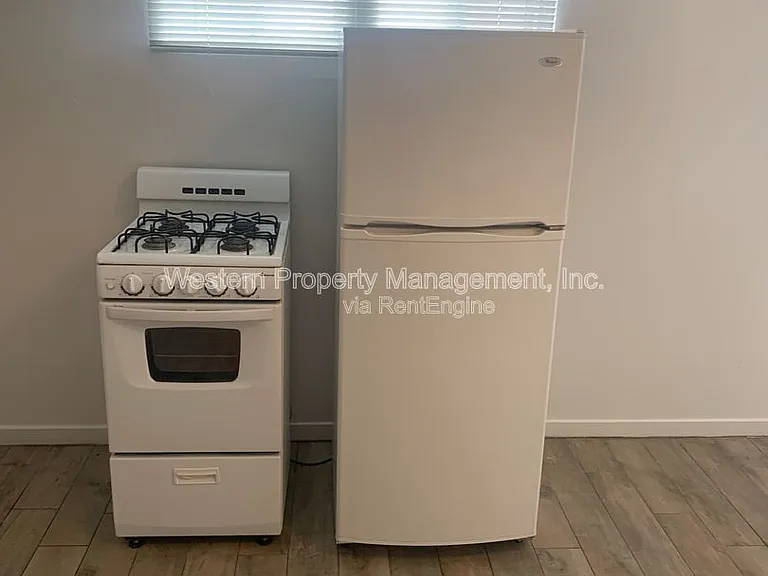 246 Center Ave — Photo 5