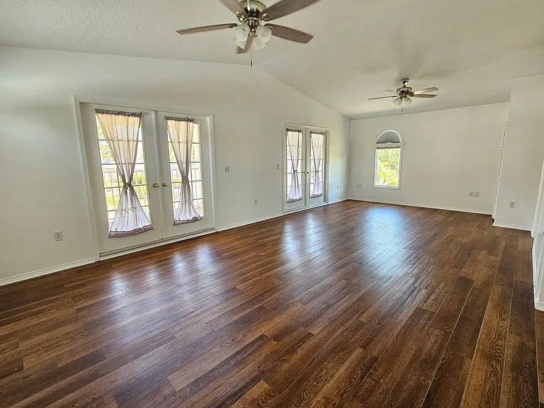 341 Bayshore Dr — Photo 27