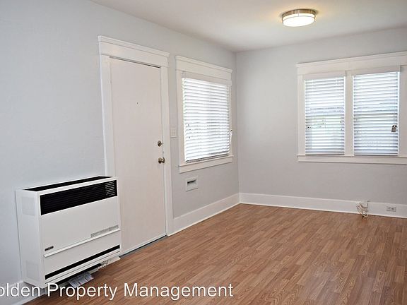 3rd image of 4912 33rd St