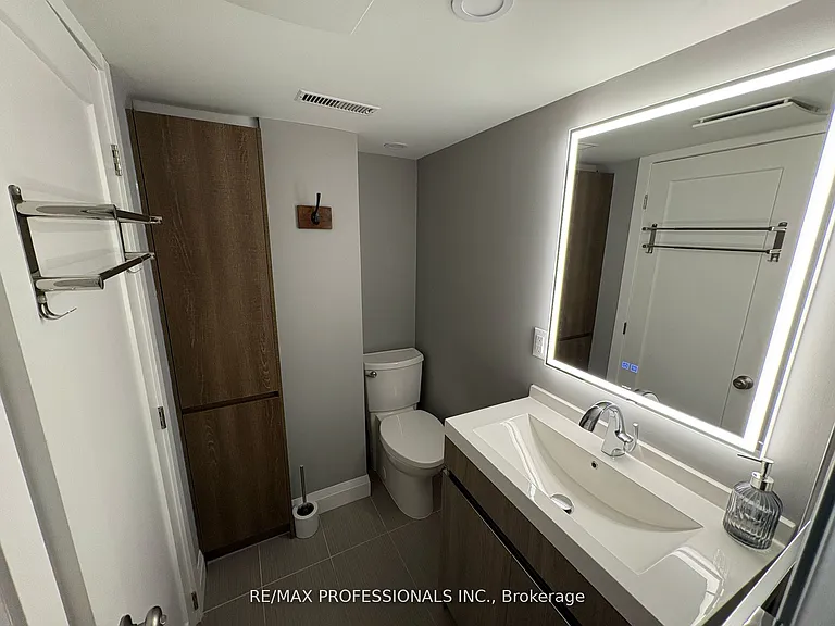 19 Elmbrook Cres #LOWER — Photo 17