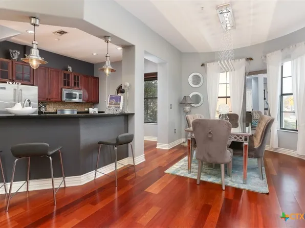 215 Center St APT 109, San Antonio, TX 78202