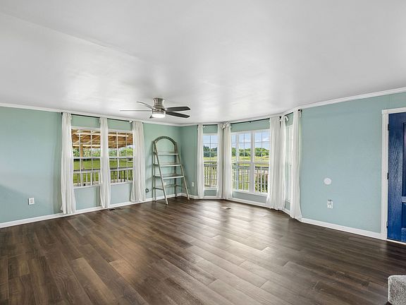 4th image of 202 Sunrise Cir