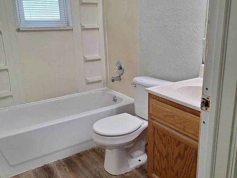 275 Medford St — Photo 8
