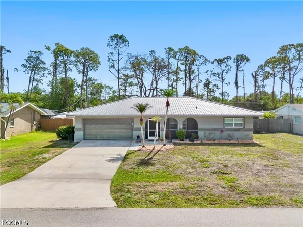 8848 Fordham St, Fort Myers, FL 33907