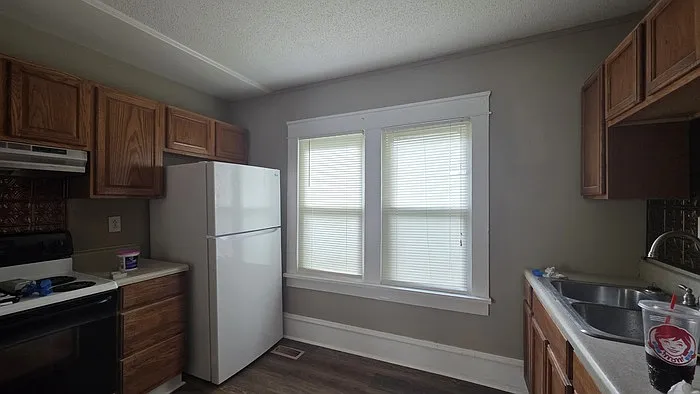 2 bed, 1.0 bath, 1000 sqft, $1,050 — Photo 4
