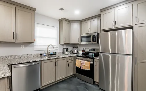 1422 E Elm St #1 Photo 1