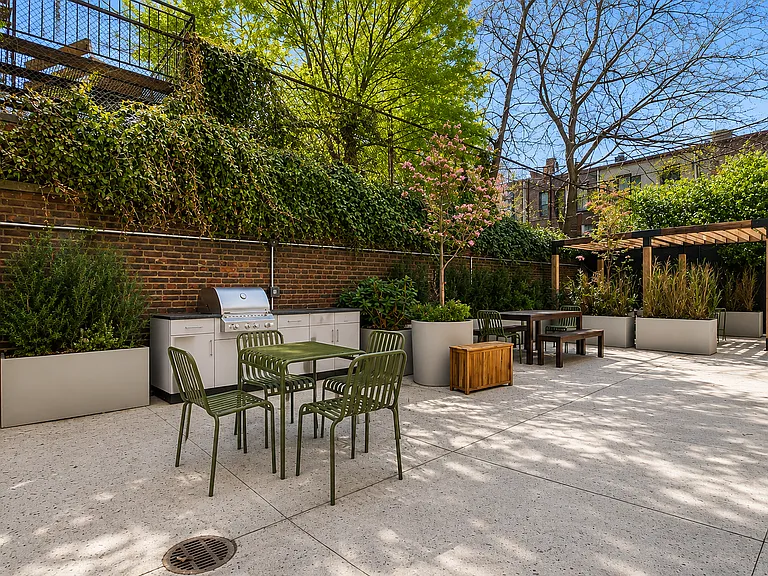 180 Bainbridge St #111 — Photo 7